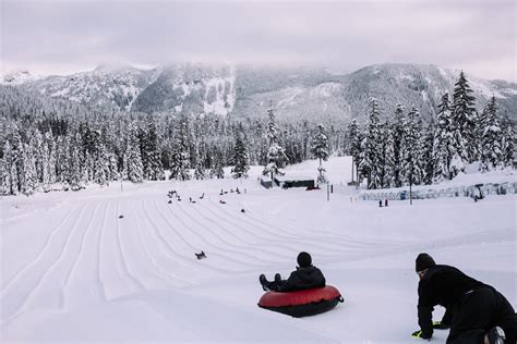 Experience the Thrill of Snowboarding: The Summit at Snoqualmie Magic Carpet Adventure